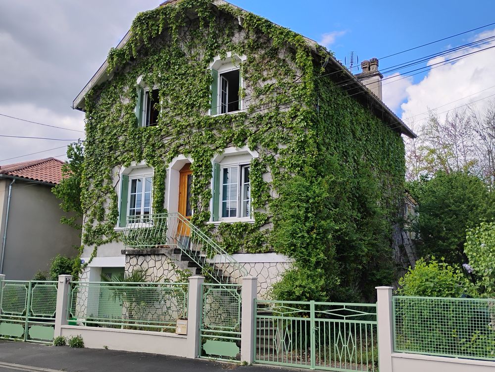 MAISON DE VILLE AVEC JARDIN PERIGUEUX