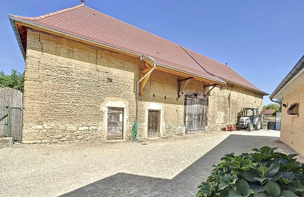 Maison familiale plain pied 144 m² + grange 100m2