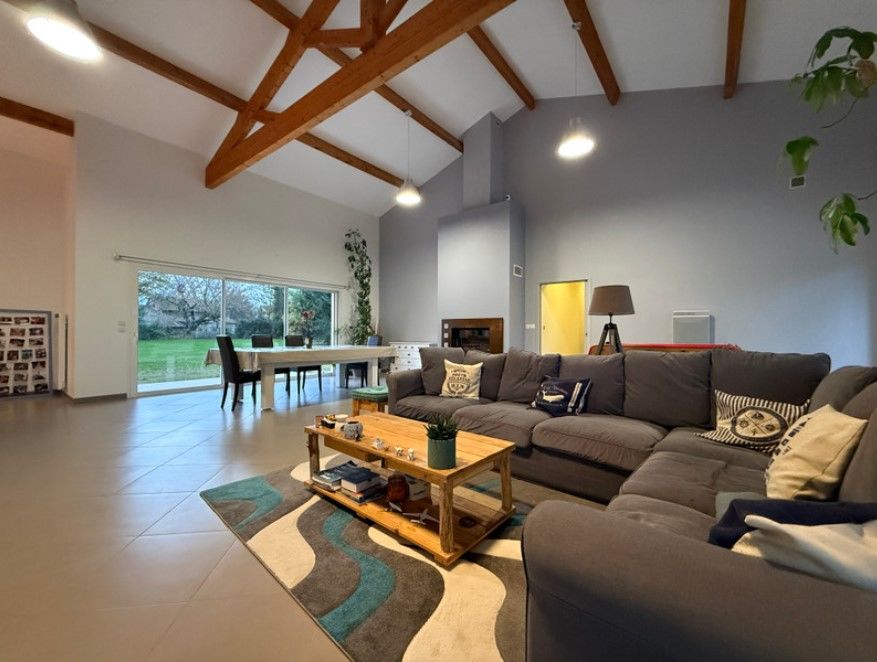 BAISSE DE PRIX Maison d'architecte 2012, 210m² 4ch 4000m