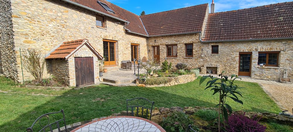 MAISON PIERRES APPARENTES ENTIEREMENT RENOVEE