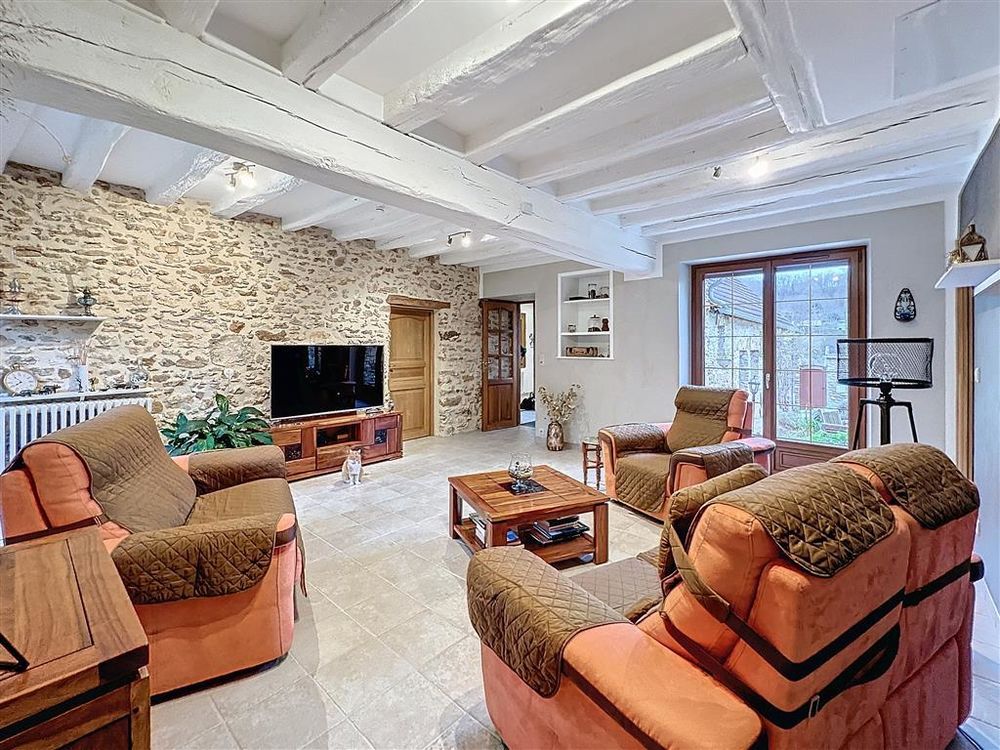 MAISON PIERRES APPARENTES ENTIEREMENT RENOVEE