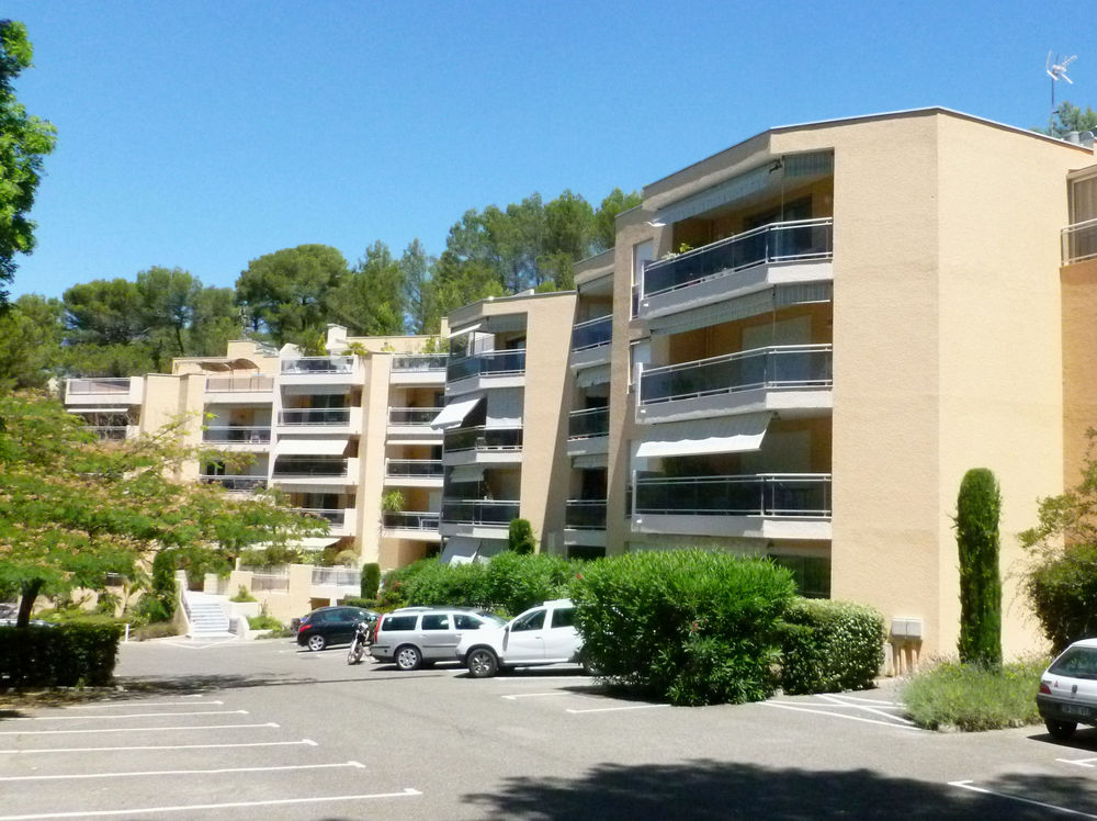 APPARTEMENT STANDING 4-5 PIÈCES ± 115m2 A CARNOUX 13470