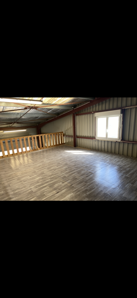 Atelier de Stockage 85 M²