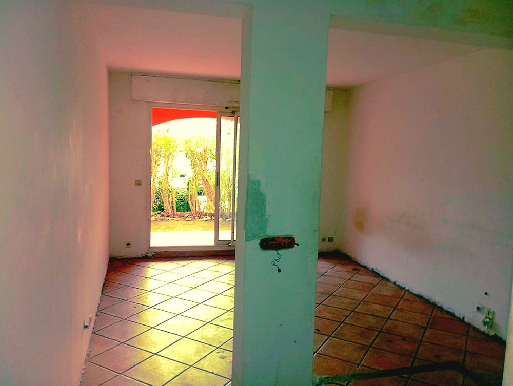 Appartement 2 pièces 35m2 en plein centre-ville de Cogolin