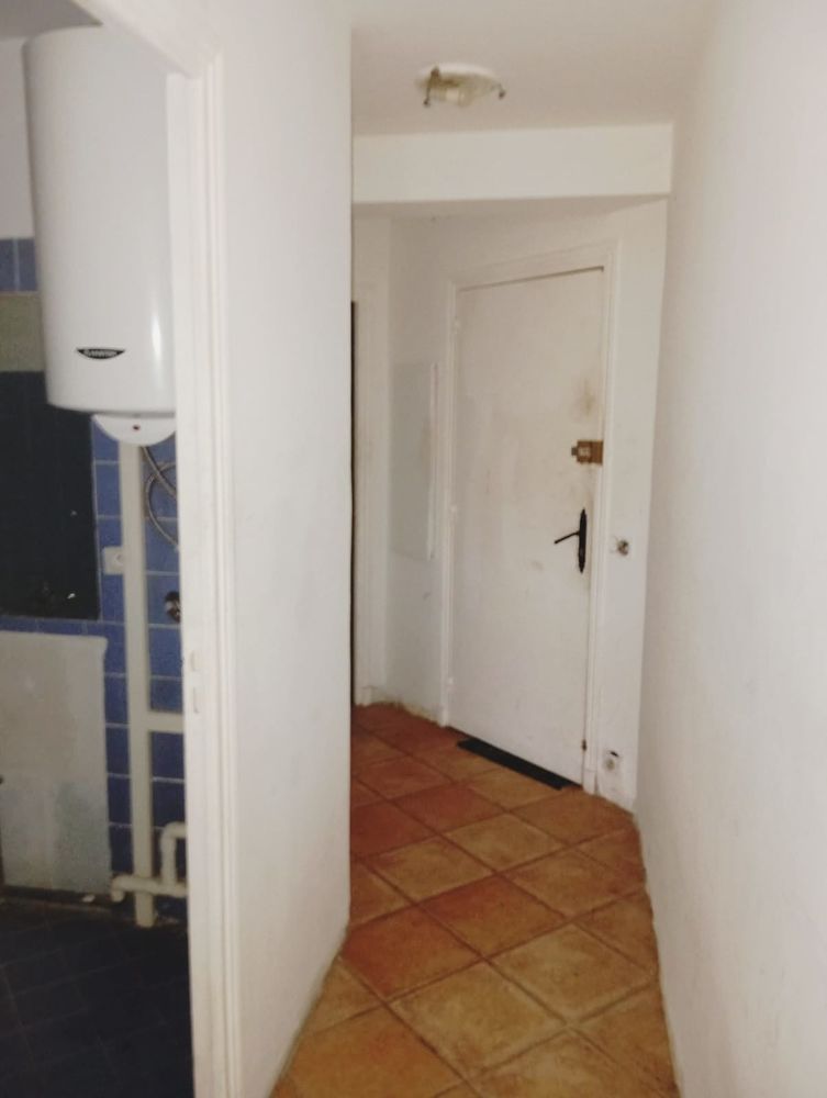Appartement 2 pièces 35m2 en plein centre-ville de Cogolin