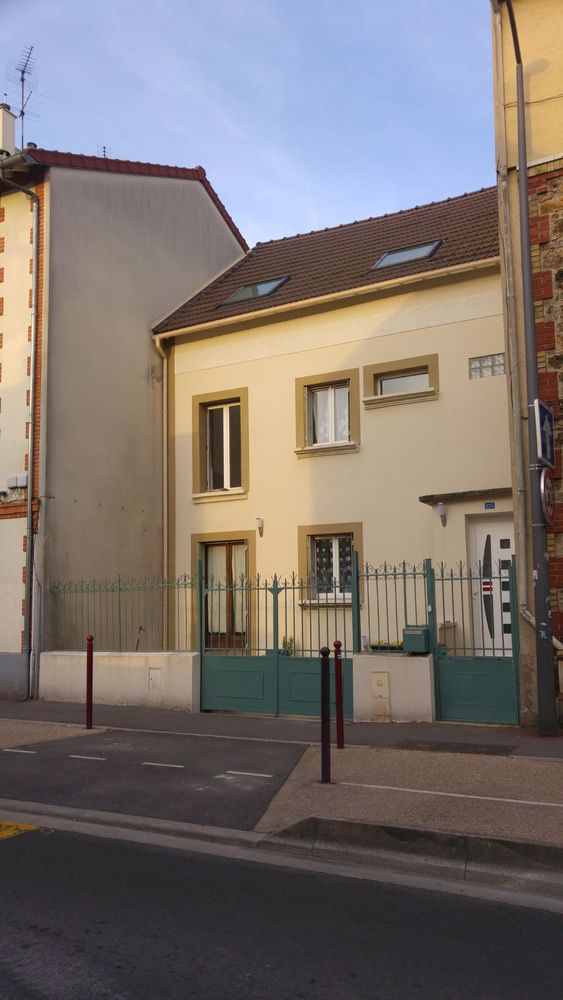 Maison F8-5 chambres-Division possible en 2 appartements