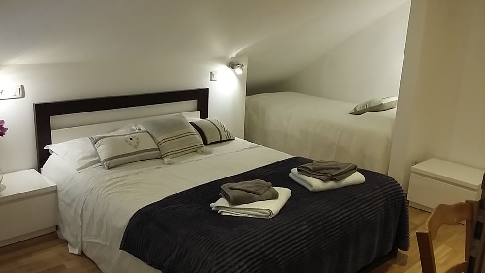 CHAMBRE MEUBLEE, A L'ANNEE
