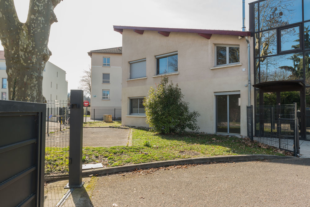 APPARTEMENT RC 3 pieces voir 4 +terrain jouissance privative