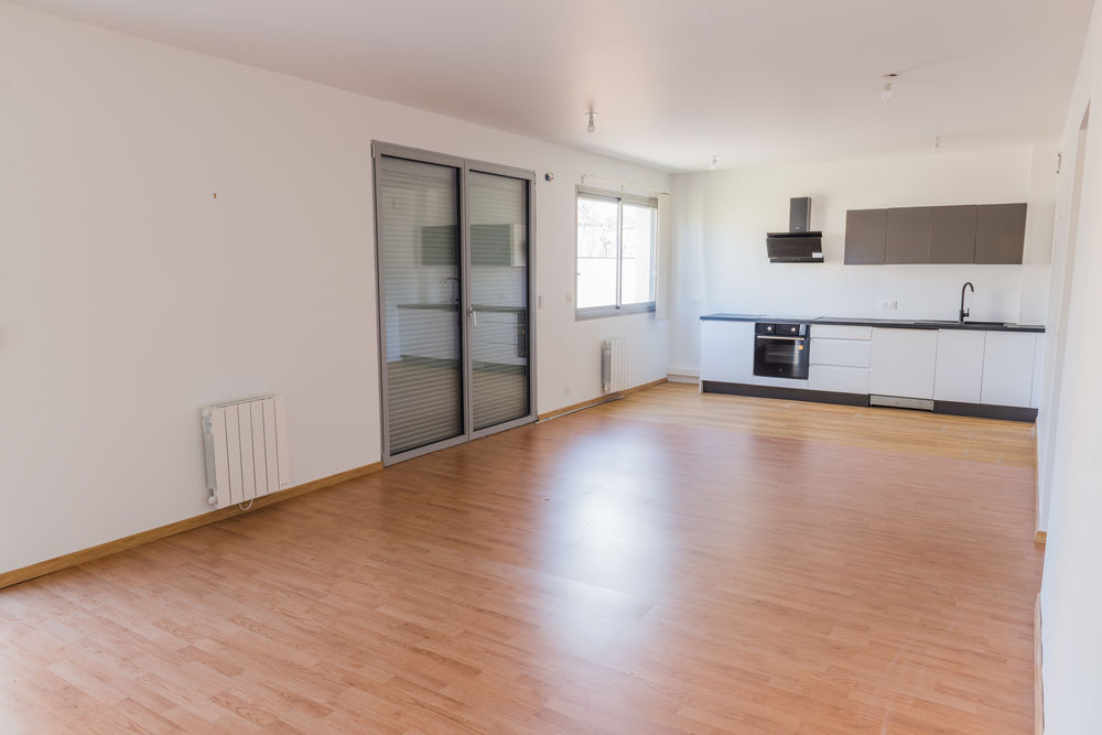 APPARTEMENT RC 3 pieces voir 4 +terrain jouissance privative