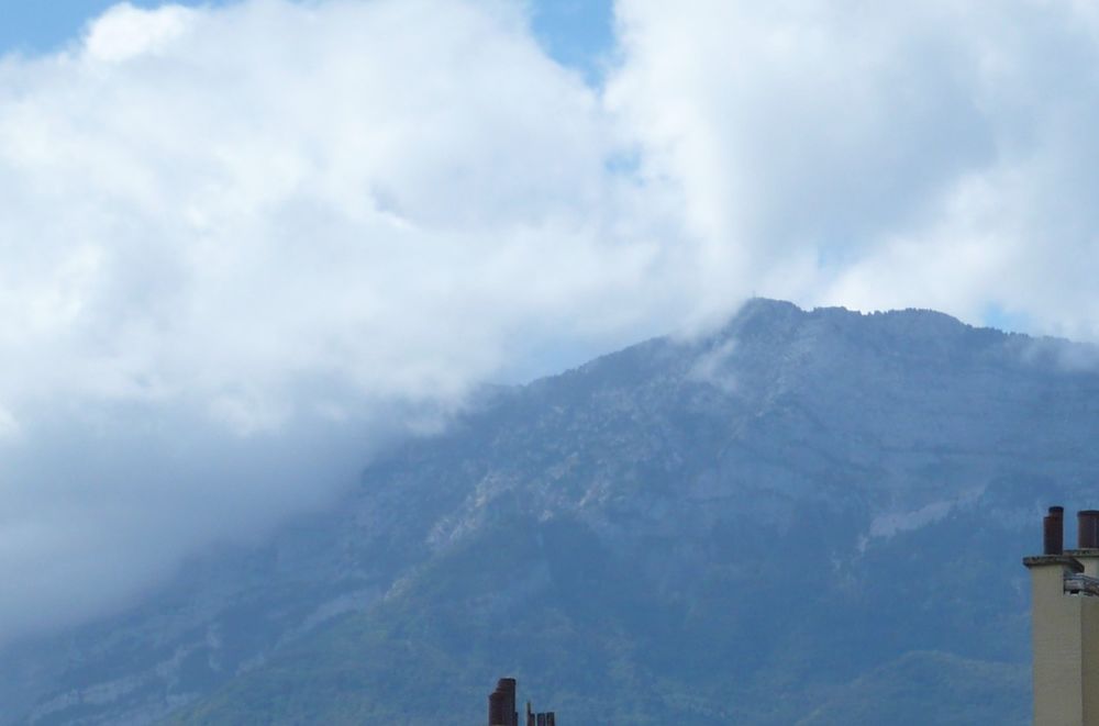 APPARTEMENT MEUBLE GRENOBLE CENTRE VILLE CHAMPIONNET