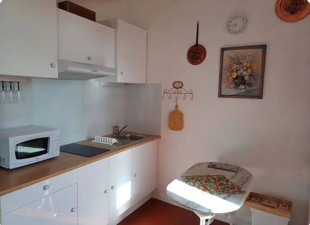 AGDE ,bien situé ,appartement meublé; lumineux; 43 m2.