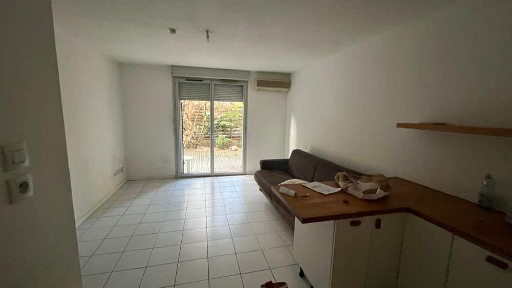 Appartement T3 avec grand jardin- PISCINE dans la résidence