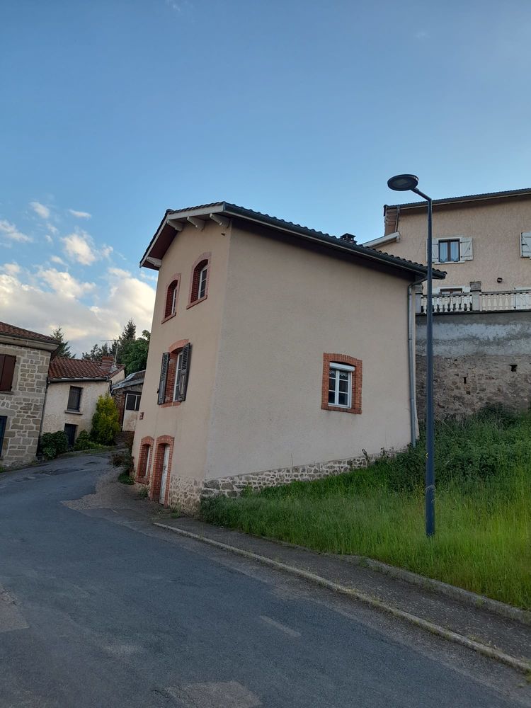 Maison de village à rénover, jardin attenant.