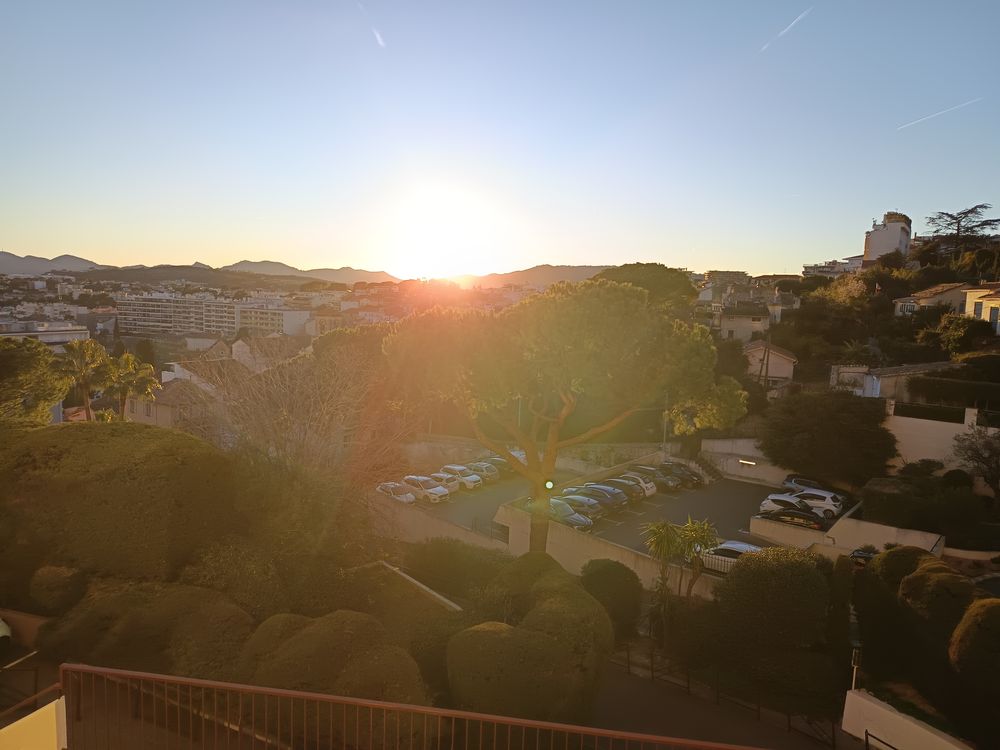 appartement 3/4 pièces,vue mer. Situé au vieux Cannet
