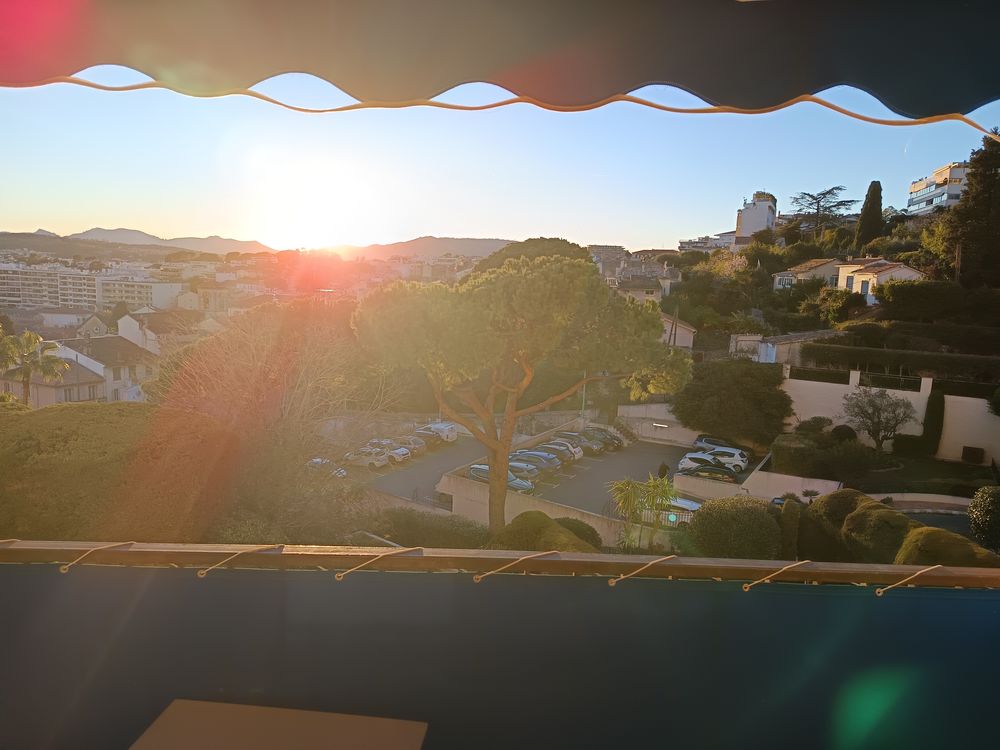appartement 3/4 pièces,vue mer. Situé au vieux Cannet