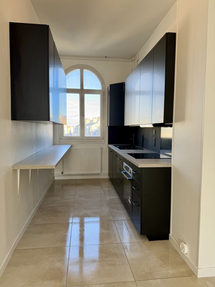 Appartement entièrement rénové - Prestations premium