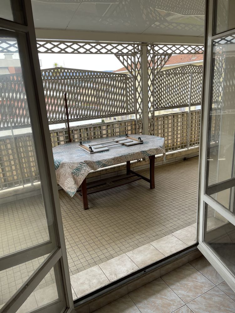 Particulier, appartement T2 à Nice Riquier