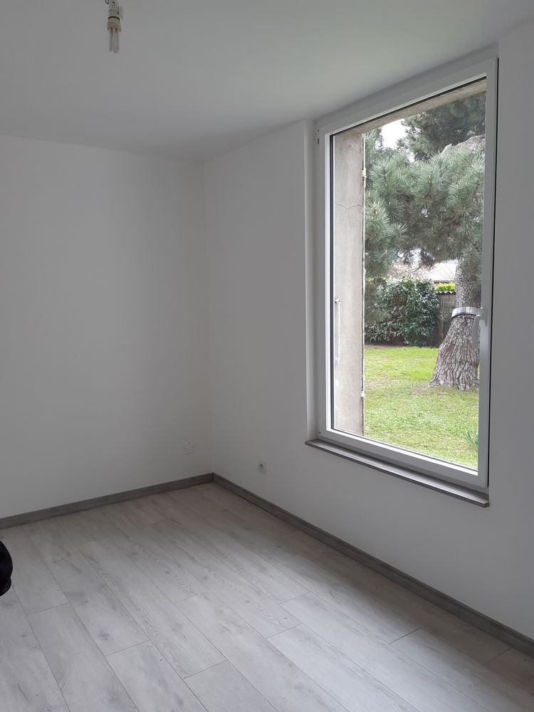 MAISON LUMINEUSE SANS VIS A VIS