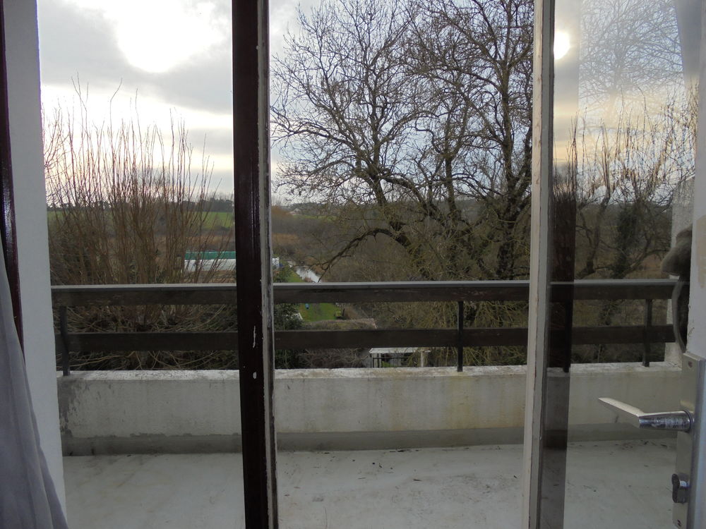 Situé dans un cadre de verdure à Royan 17200