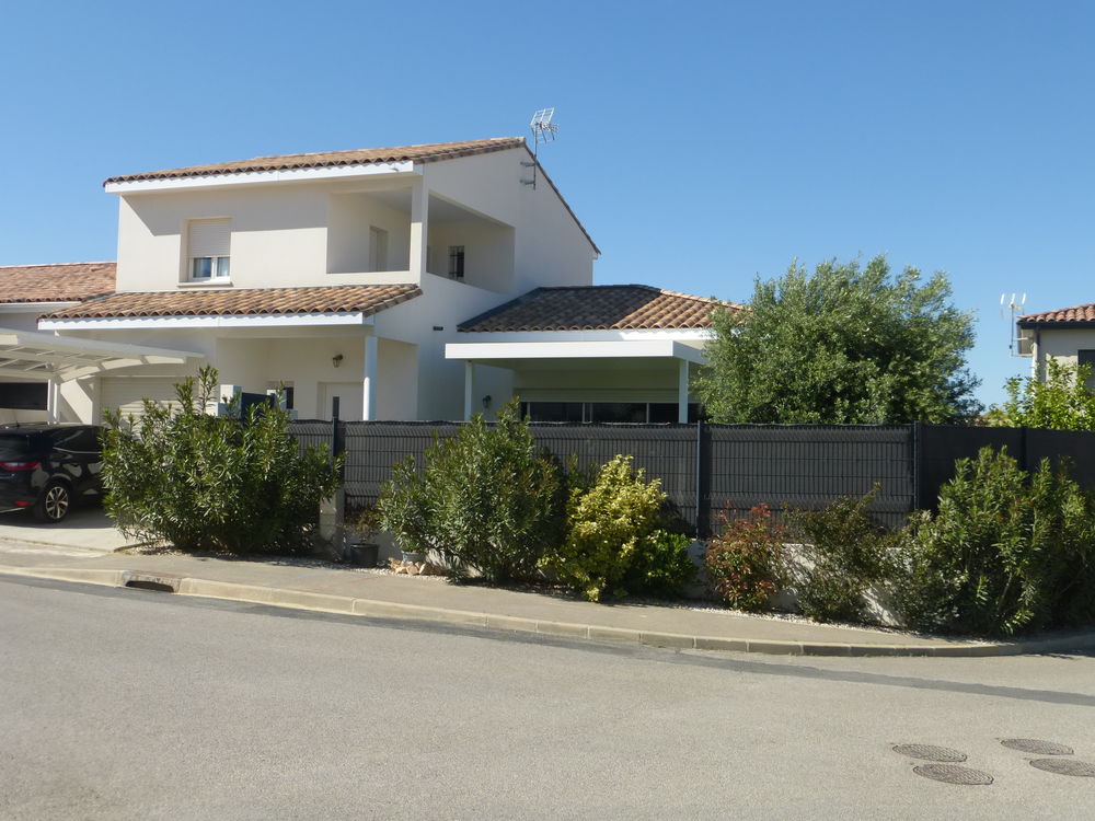 BELLE MAISON RECENTE