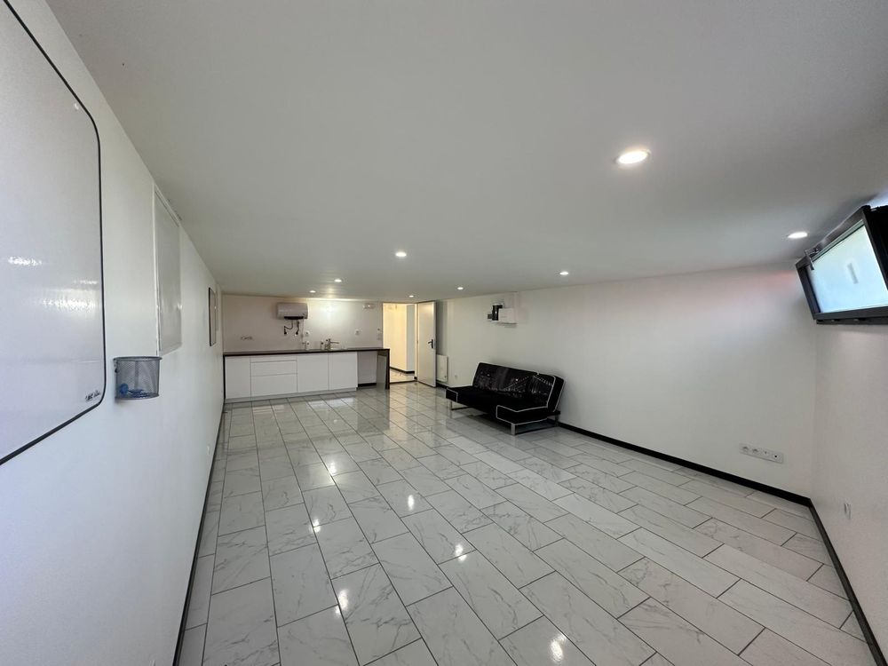 Idéalement situés à Cholet, bureaux professionnels 90 m2