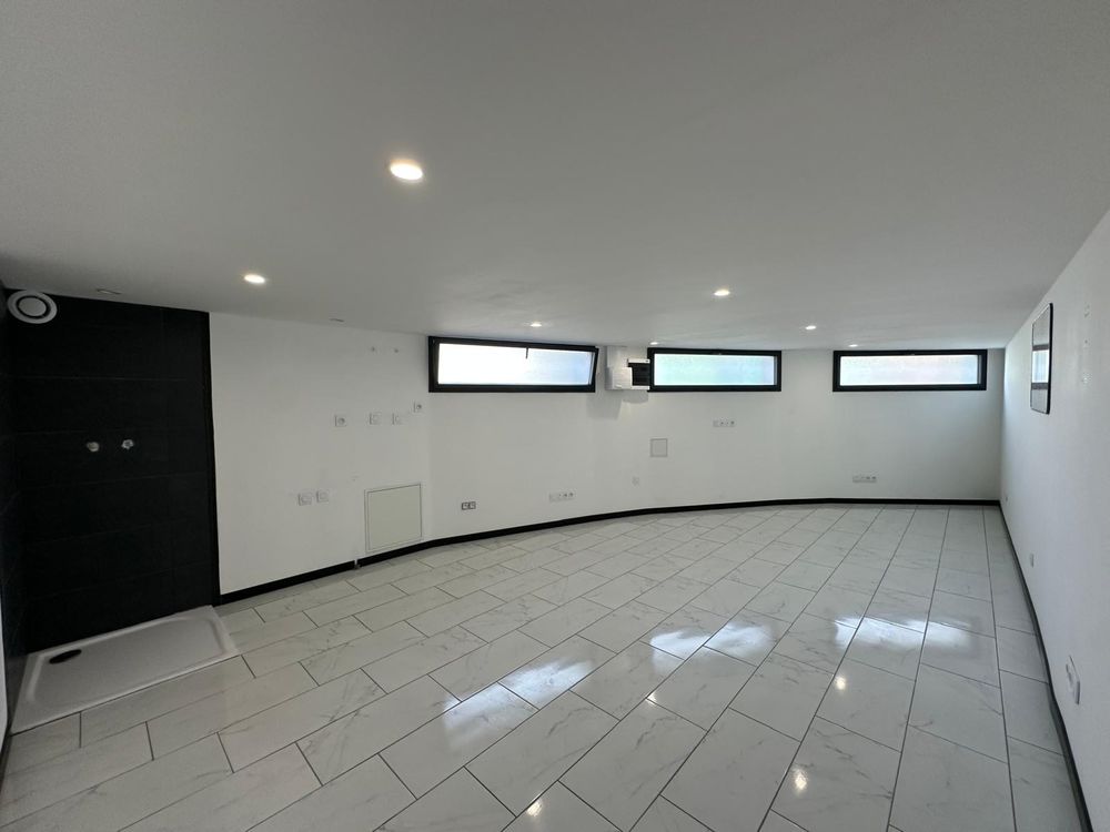 Idéalement situés à Cholet, bureaux professionnels 90 m2