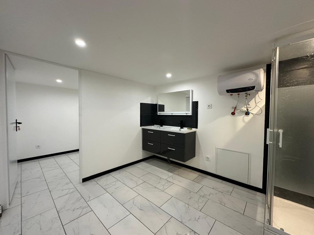 Idéalement situés à Cholet, bureaux professionnels 90 m2