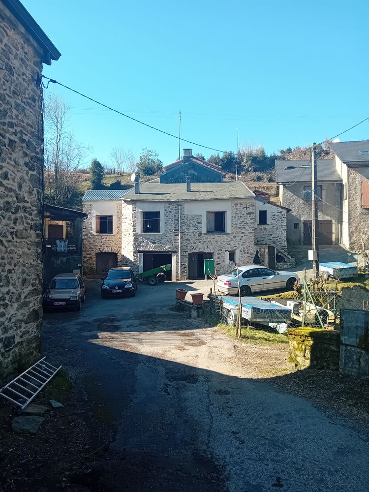 Maison de 73 m², 4 pièces,1 garage, 2 caves, grand grenier
