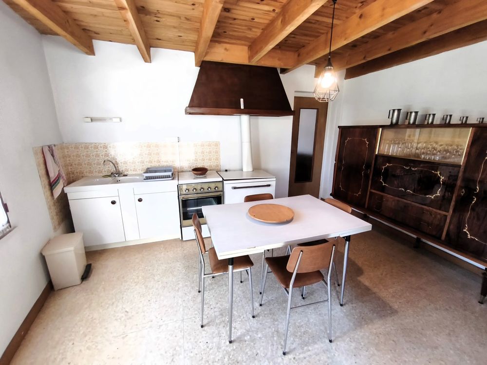 Maison de 73 m², 4 pièces,1 garage, 2 caves, grand grenier