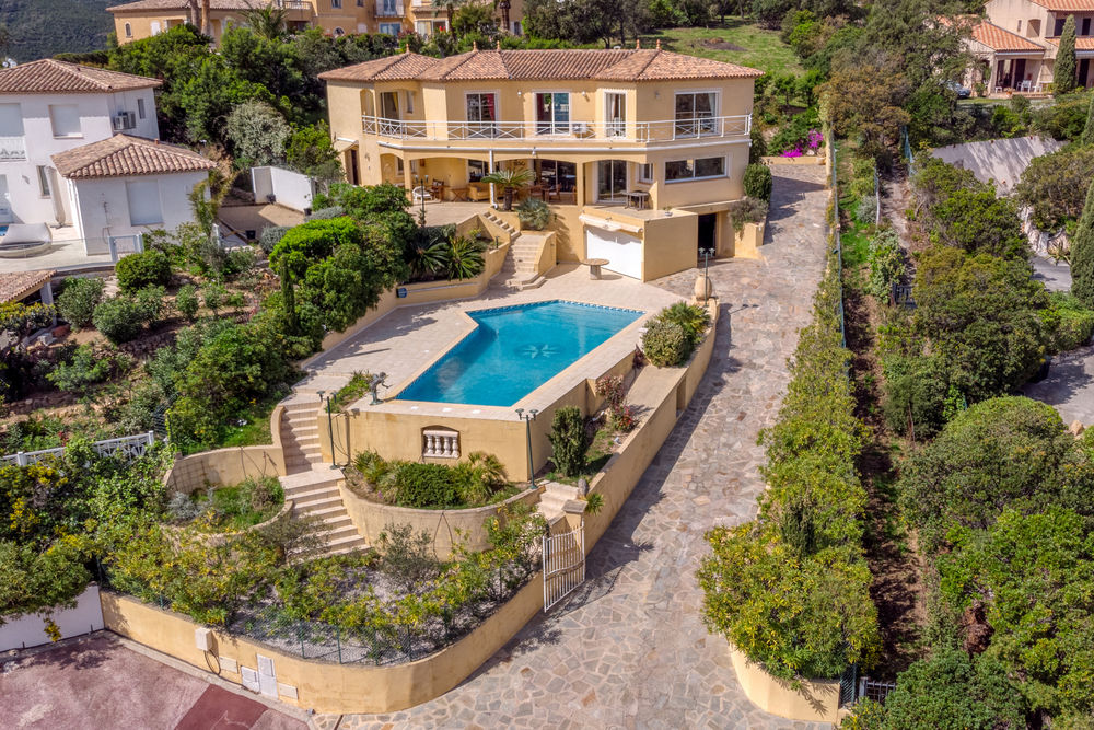 Villa vue mer + 1 terrain vue mer 2094 m2 constructible