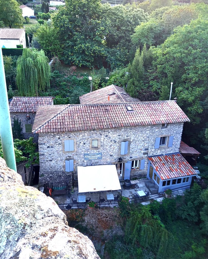 . Maison ou Chambre d' hotes en Ardeche, très connu