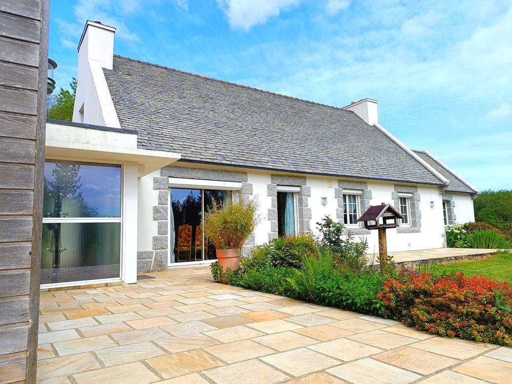 Maison neo-bretonne 187 m² sur jardin 4000 m² et forêt