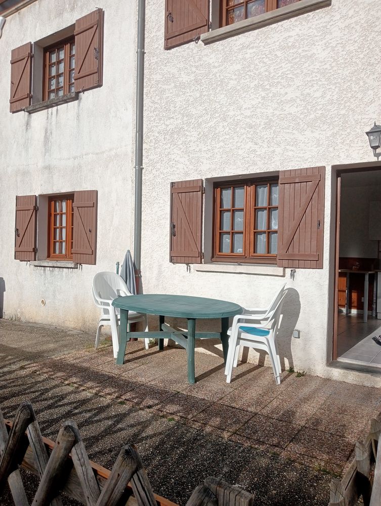 T2 meublé en maison -terrasse 21m2 Parking privé -tram 50m