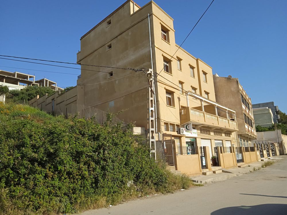 Villa commerciale à Cherchell - ALGERIE.