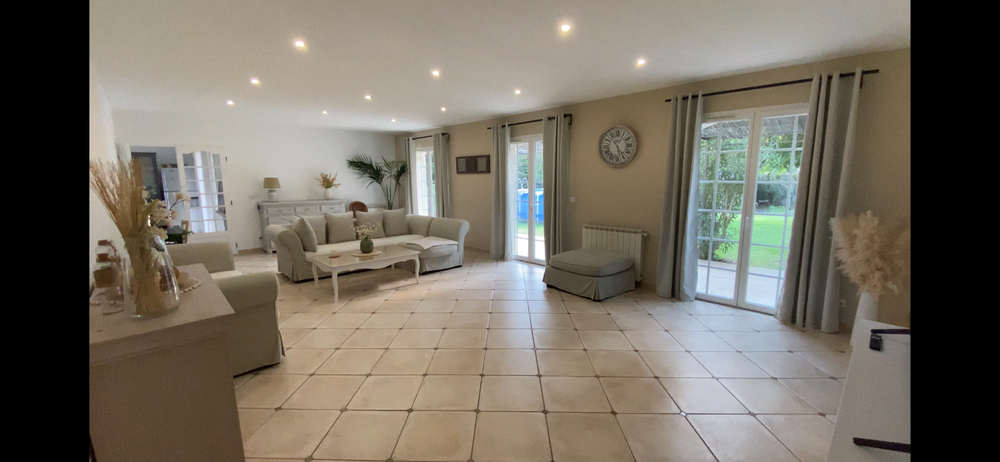 Maison Bastide avec jardin arboré 600 m² piscinable - Lirac