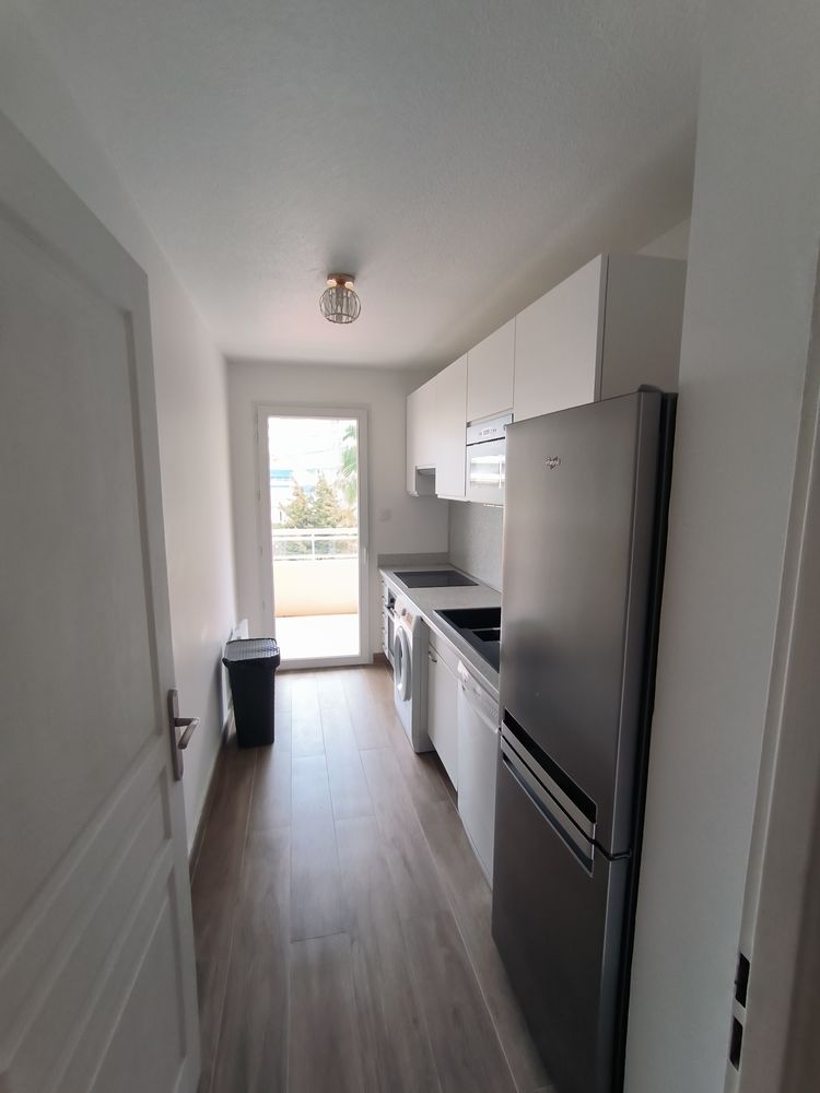 T2 44 m2 TERRASSE PARKING CANNES MOURE ROUGE