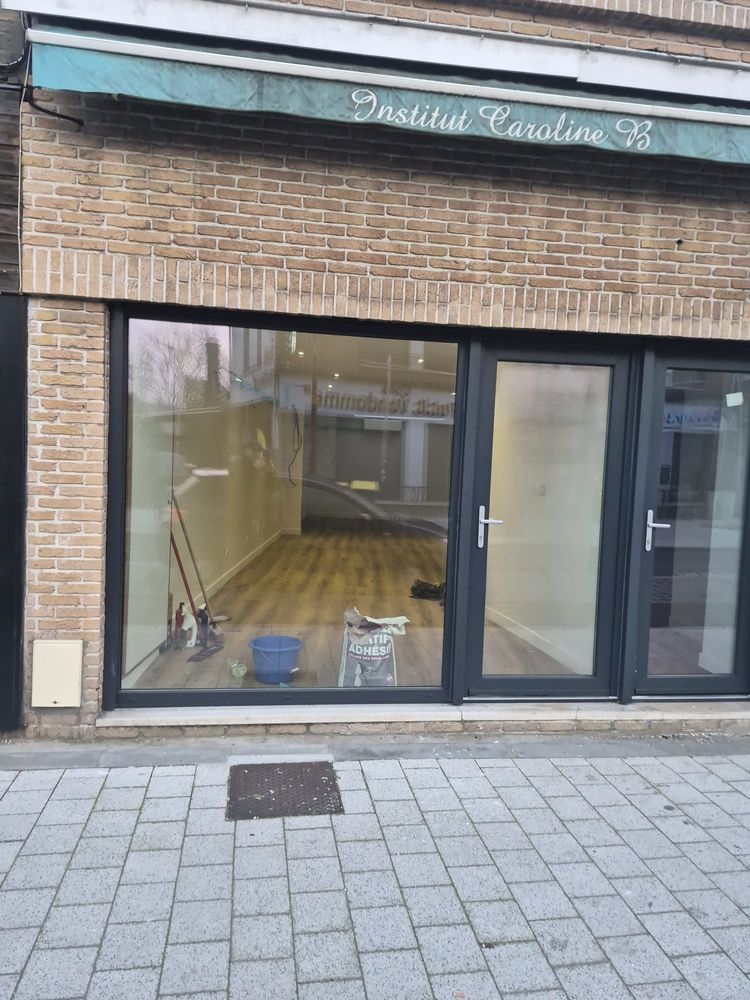 Local commercial a louer plein centre ville 0 59115 Leers
