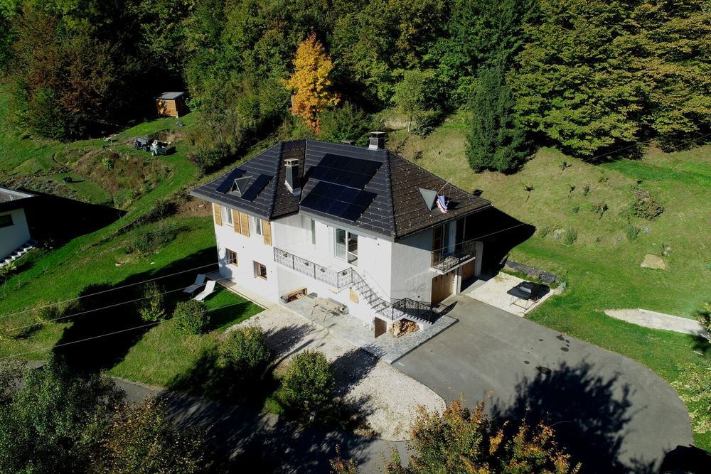 Superbe maison vue montagne avec grand terrain