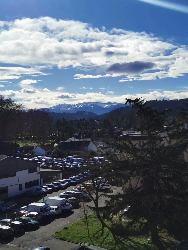 ? Bel appartement T3 lumineux avec vue Pyrénées