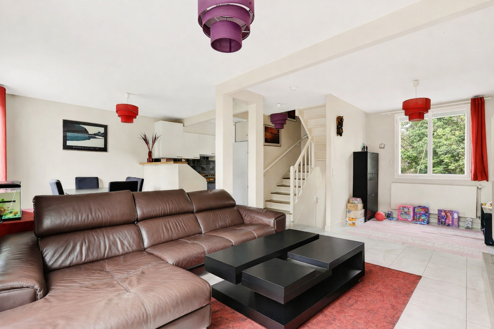 Maison de ville lumineuse - 117 m² utiles - DPE C - 7 mn RER