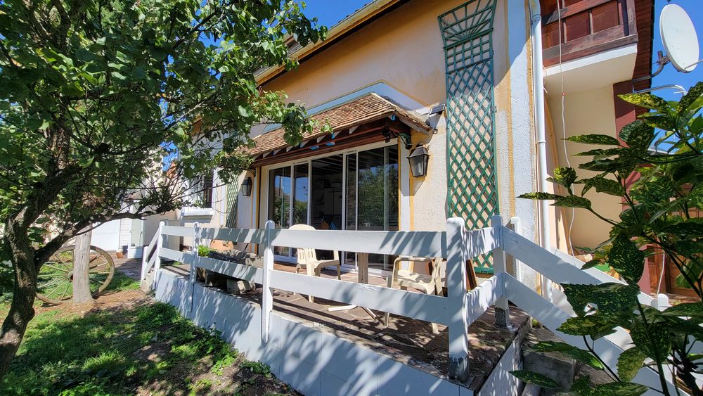 Maison avec annexe, possibilité 3 logements, travaux a prvoi
