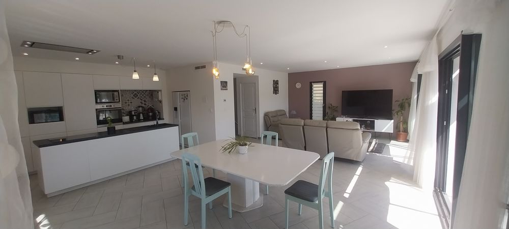 Maison moderne avec piscine, 8 pièces 674,€ sans frais d'age