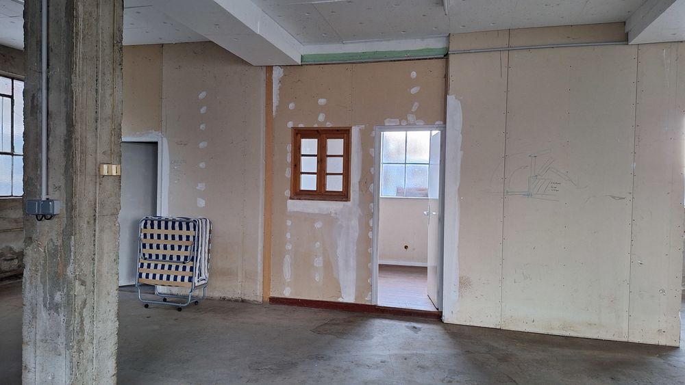 Local 300 m2