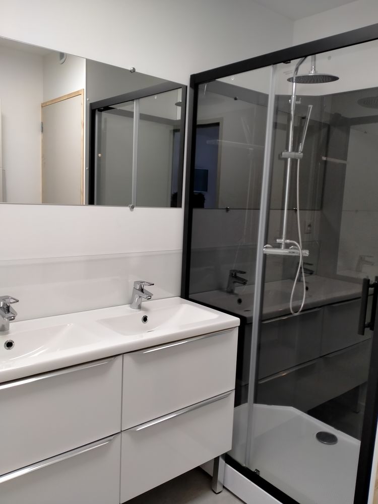 Très confortable et vaste studio meublé, en parfait état,