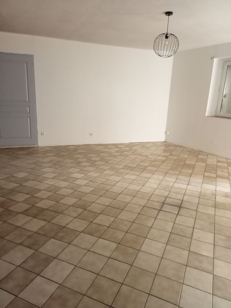 Maison de campagne avec grand terrain arboré 90 m²