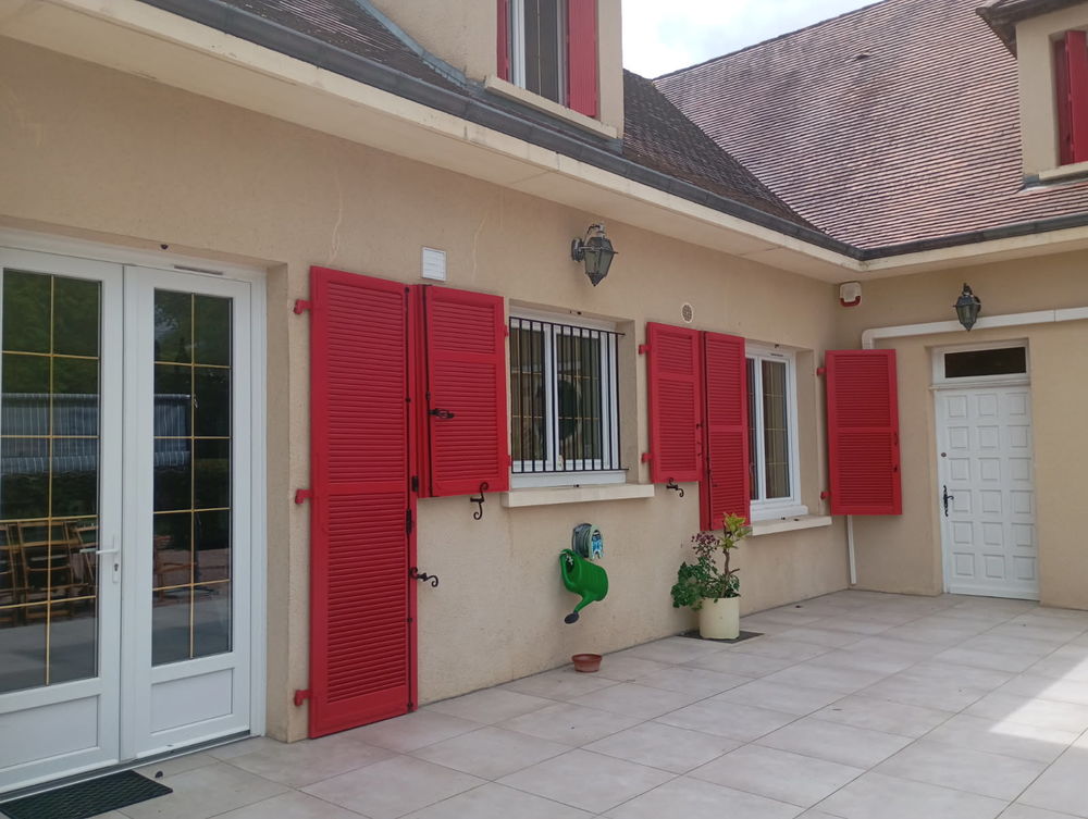 Maison en pierre dans son parc arboré en Dordogne