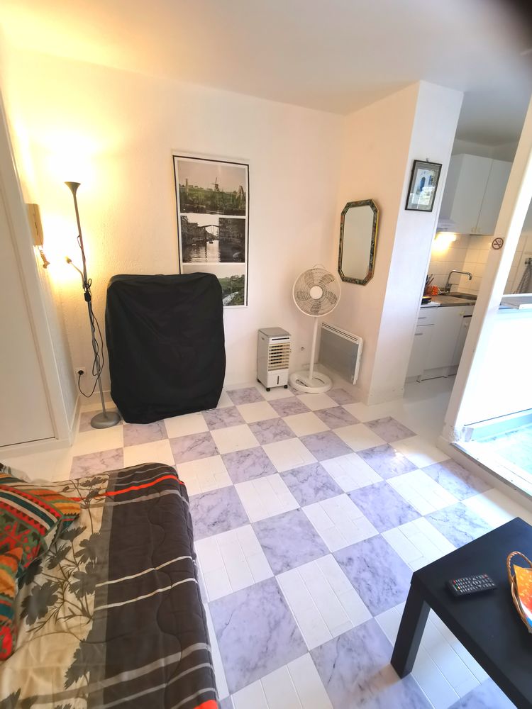 Beau studio refait à neuf. Cap d'Agde. A 20m de la marina.