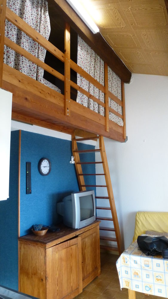 appart meublé T2 - 22 m2+ loggia fermée + parking privatif.