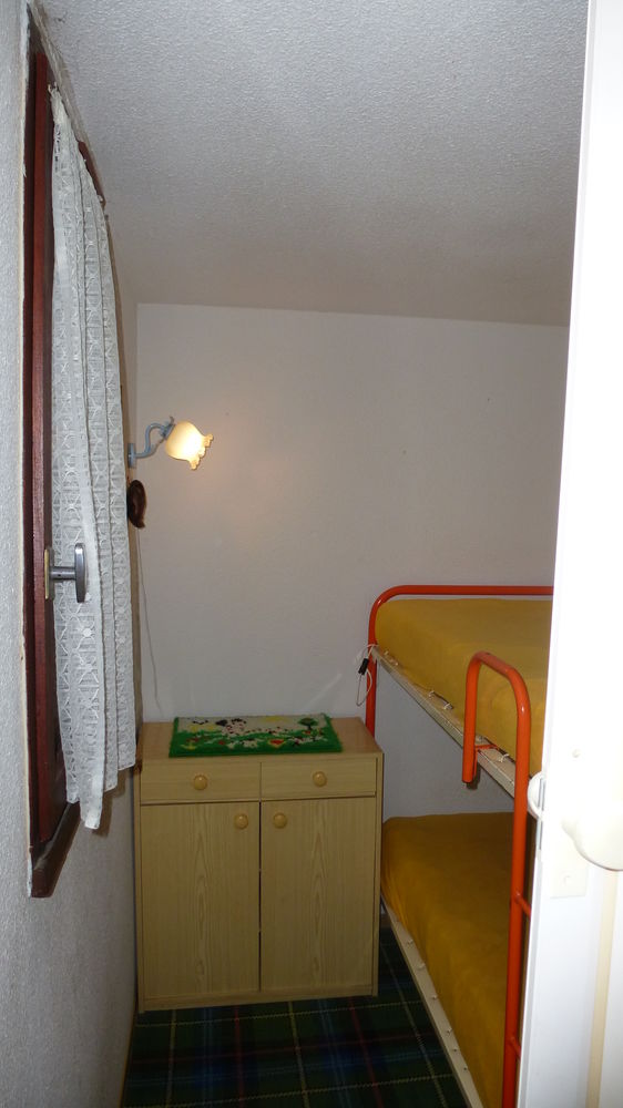 appart meublé T2 - 22 m2+ loggia fermée + parking privatif.