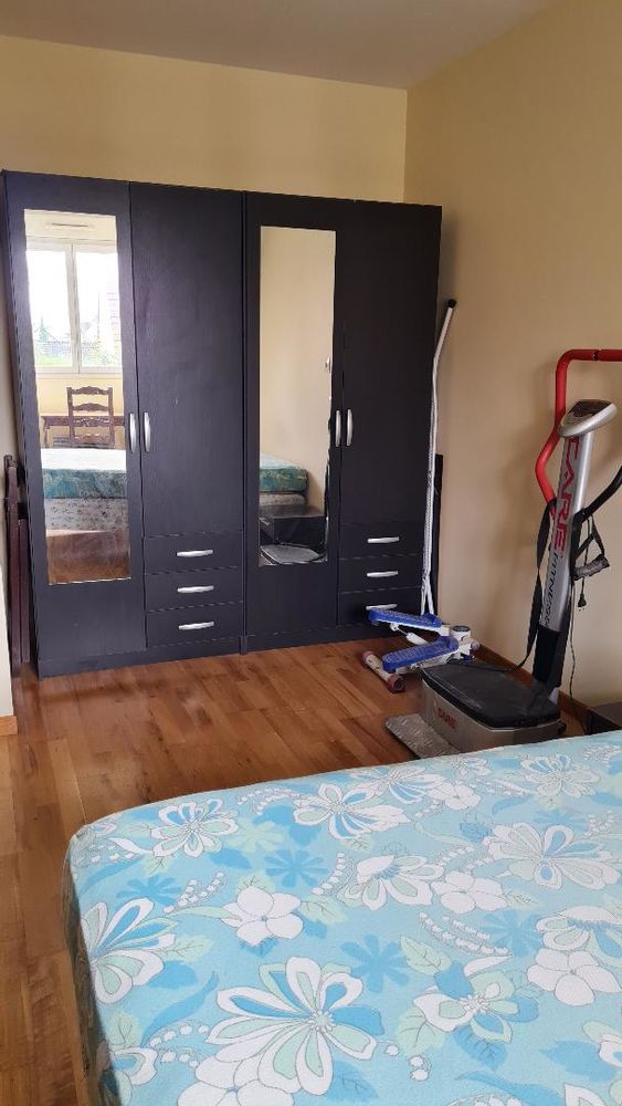 chambre meublée dans une maison